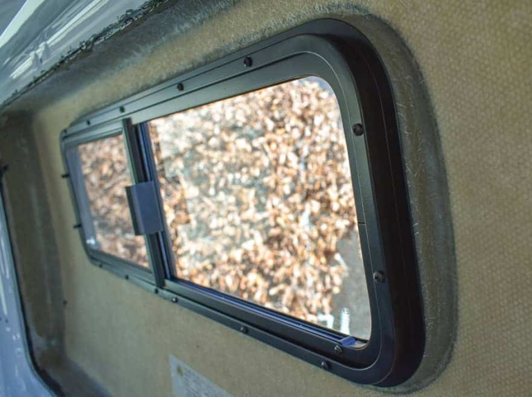 20022006 Sprinter Van Sliding Bunk CR Laurence Windows Free Shipping