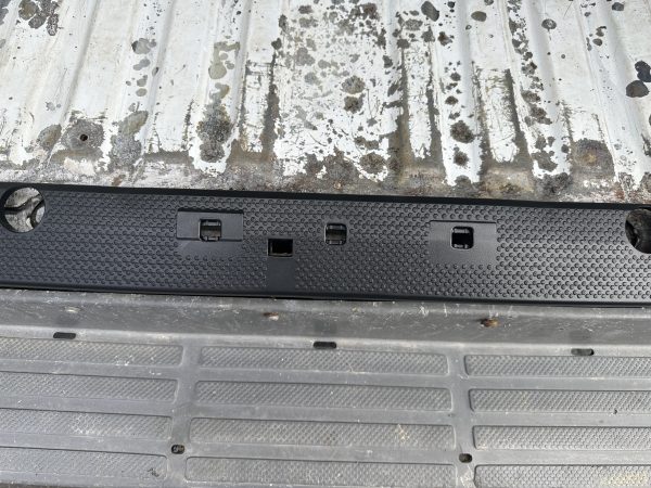 T1N 2001-2006 Sprinter rear door trim Genuine Mercedes lower scuff plate kit - Image 11